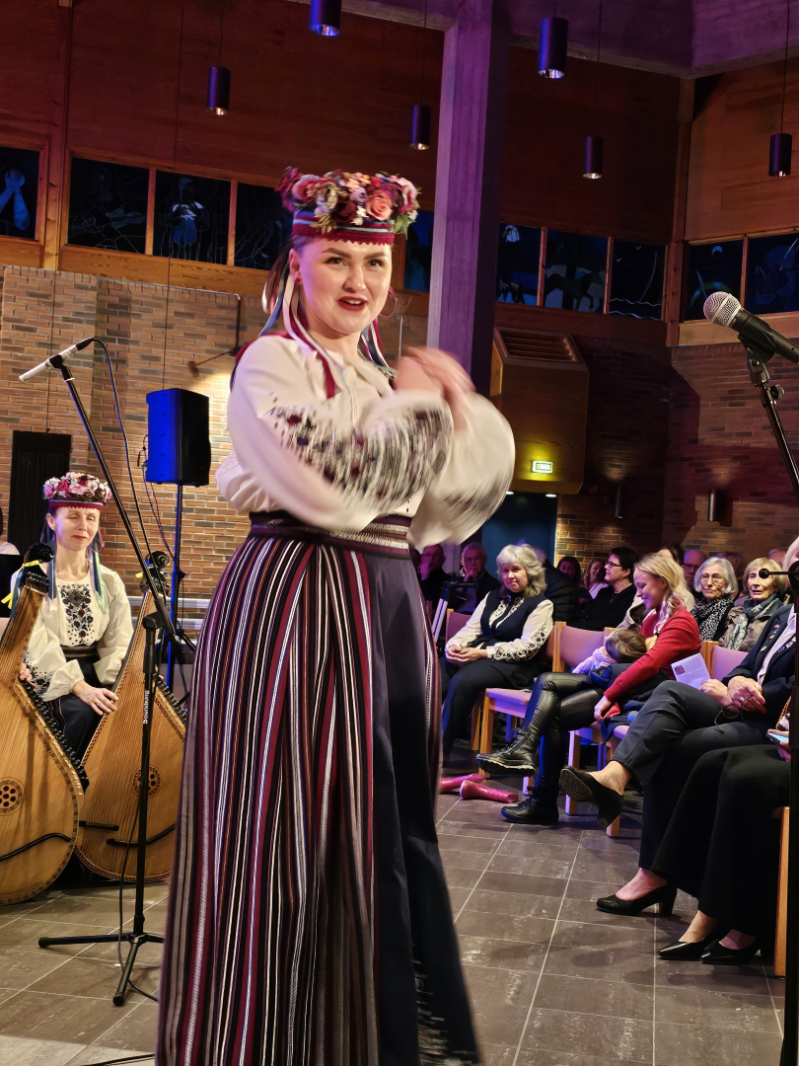 Konsert i Spjelkavik kyrkje, med Dzvinha fra Ukraina