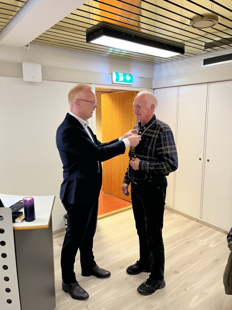 Presidentskifte og Paul Harris Fellows utdeling